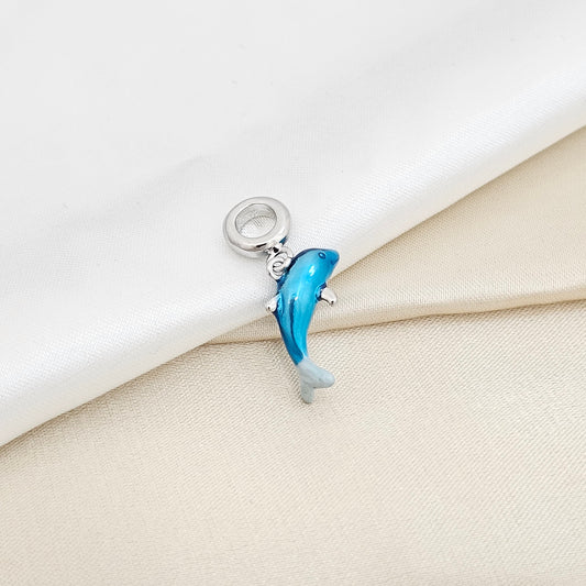 CHARM PLATEADO DELFIN AZUL RF K6430