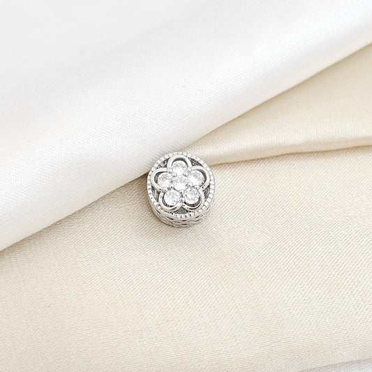 CHARM FLOR CON CIRCONES PLATEADO RF K6447
