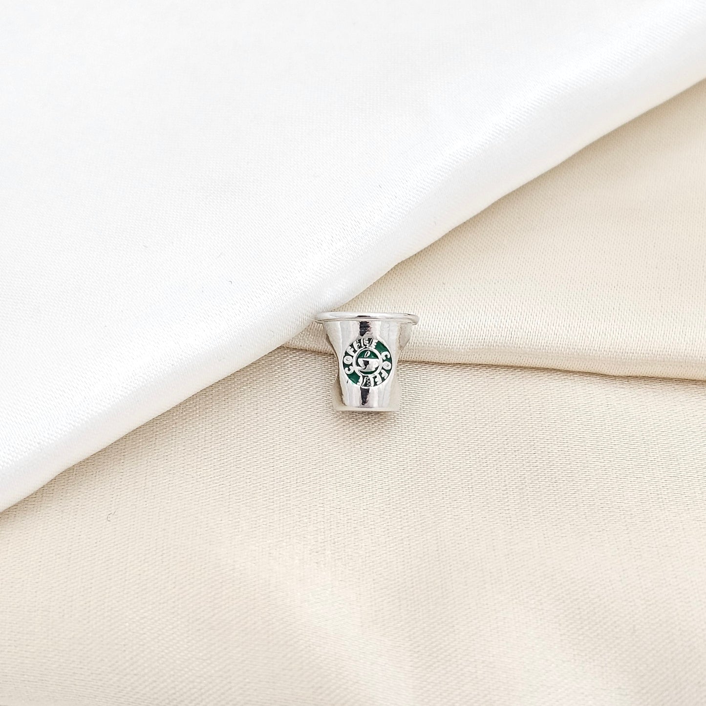 CHARM VASO DE CAFÉ VERDE Y PLATEADO RF K6497