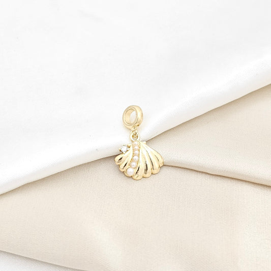 CHARM CONCHA CON PERLAS Y CIRCON DORADO RF K6508