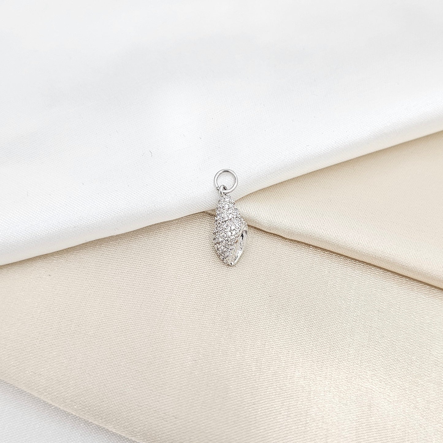 DIJE MINI CARACOLA CIRCONES PLATEADO RF K6693