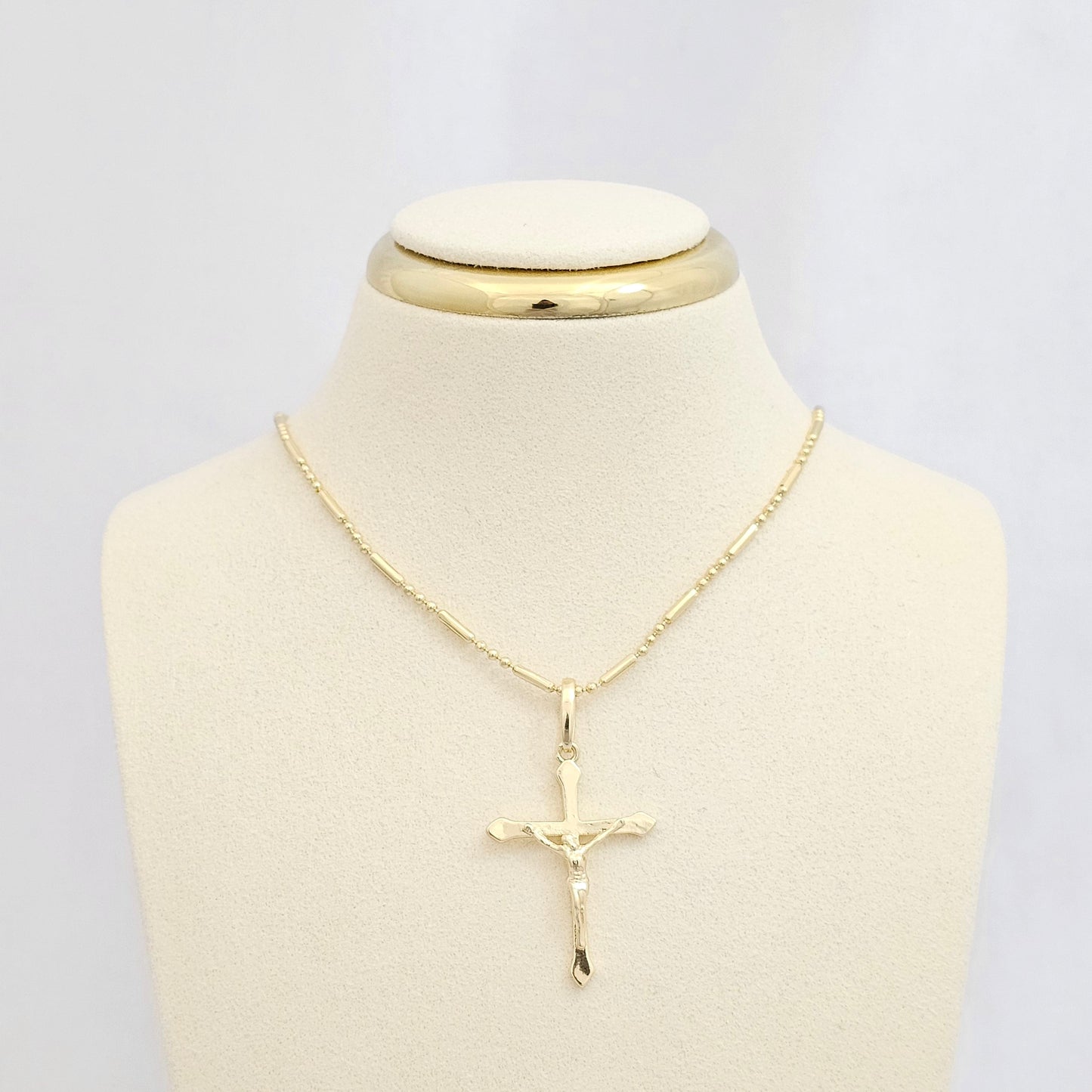 DIJE CRISTO CRUCIFICADO DORADO RF K6795