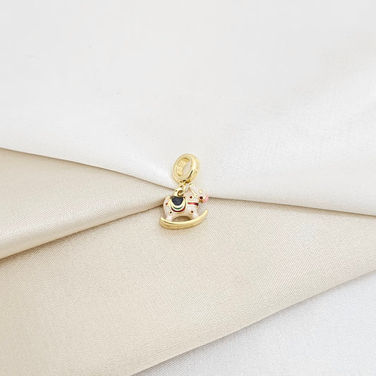 CHARM CABALLITO BALANCIN BLANCO Y DORADO RF K7142