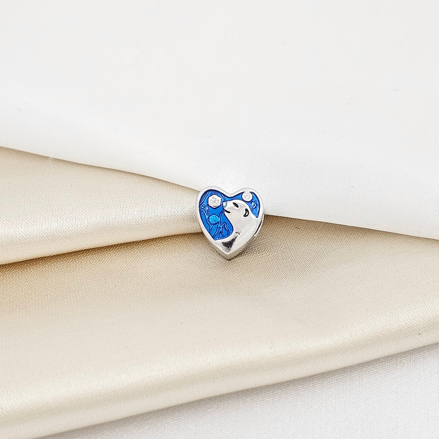 CHARM CORAZON AZUL CON OSO PLATEAD0 RF K7271