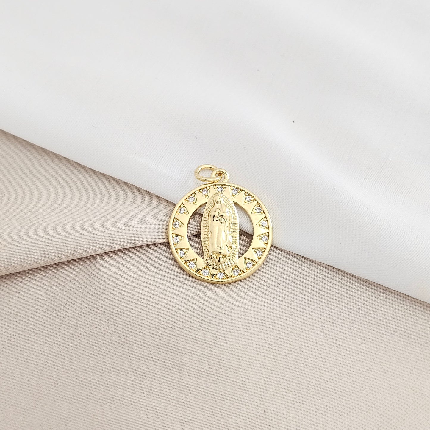 DIJE MEDALLA VIRGEN DE GUADALUPE DORADO RF K7956
