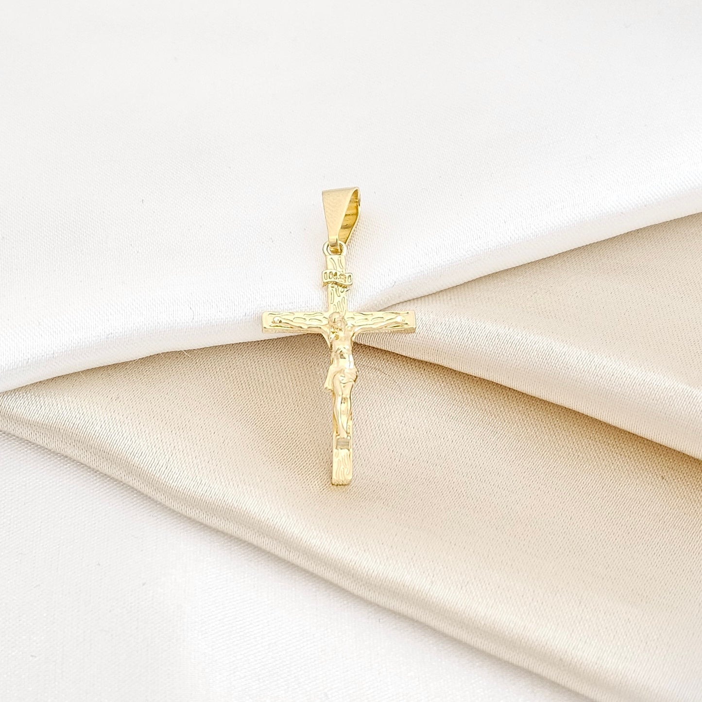 DIJE MADERO PEQUEÑO LAM 18K - 23295
