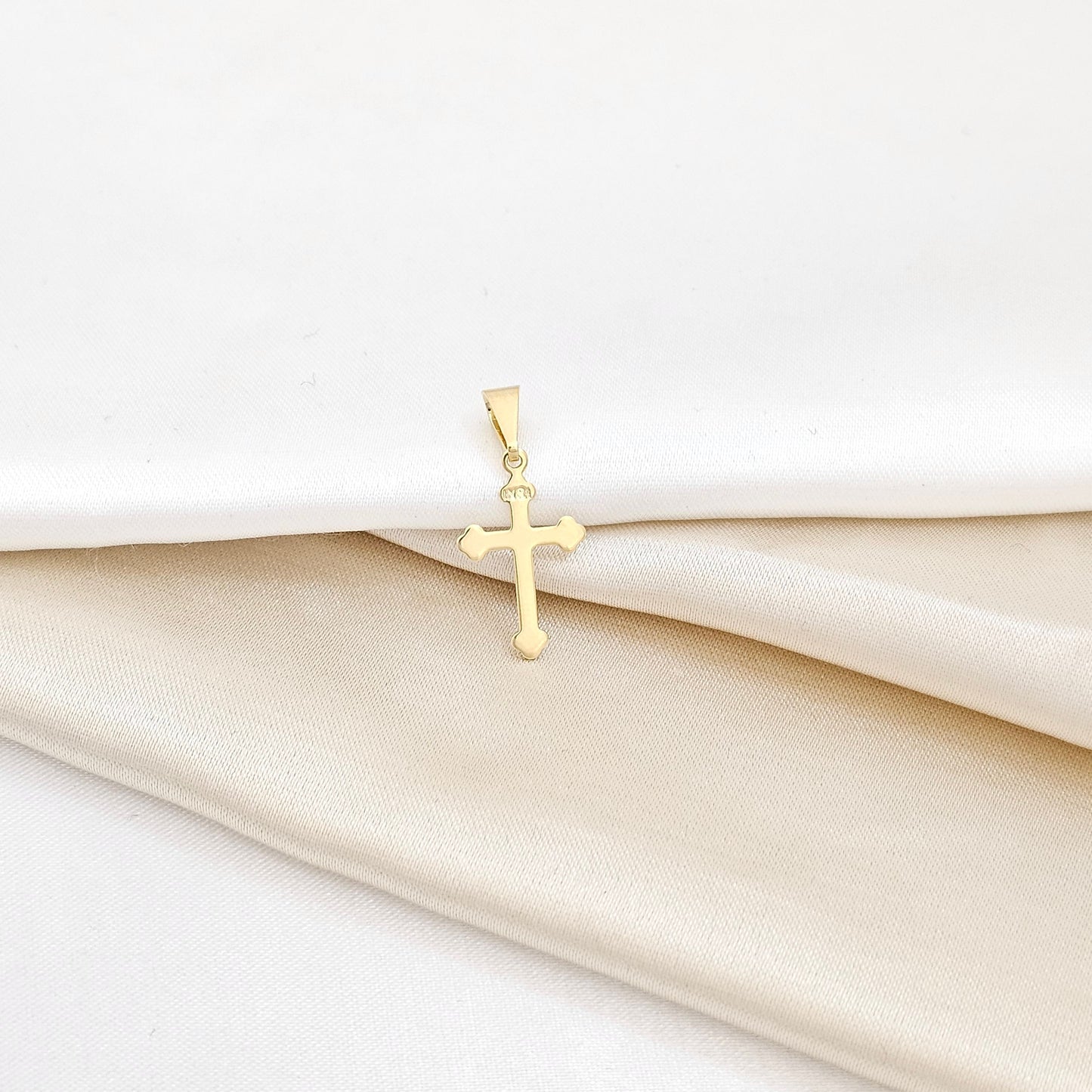 DIJE CRUZ INRI DELGADA 1.5CM LAM18K-23062