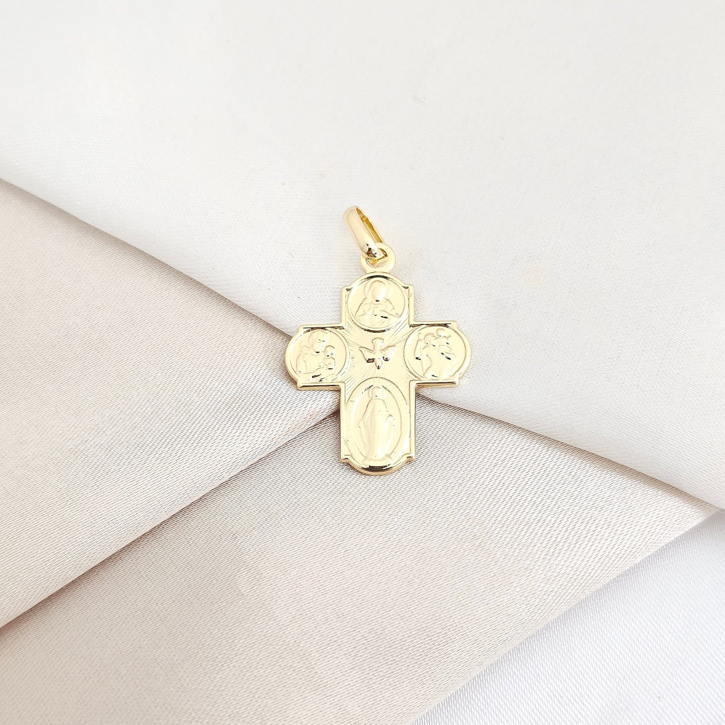 DIJE EL VIAJERO LAM 18K B/20004