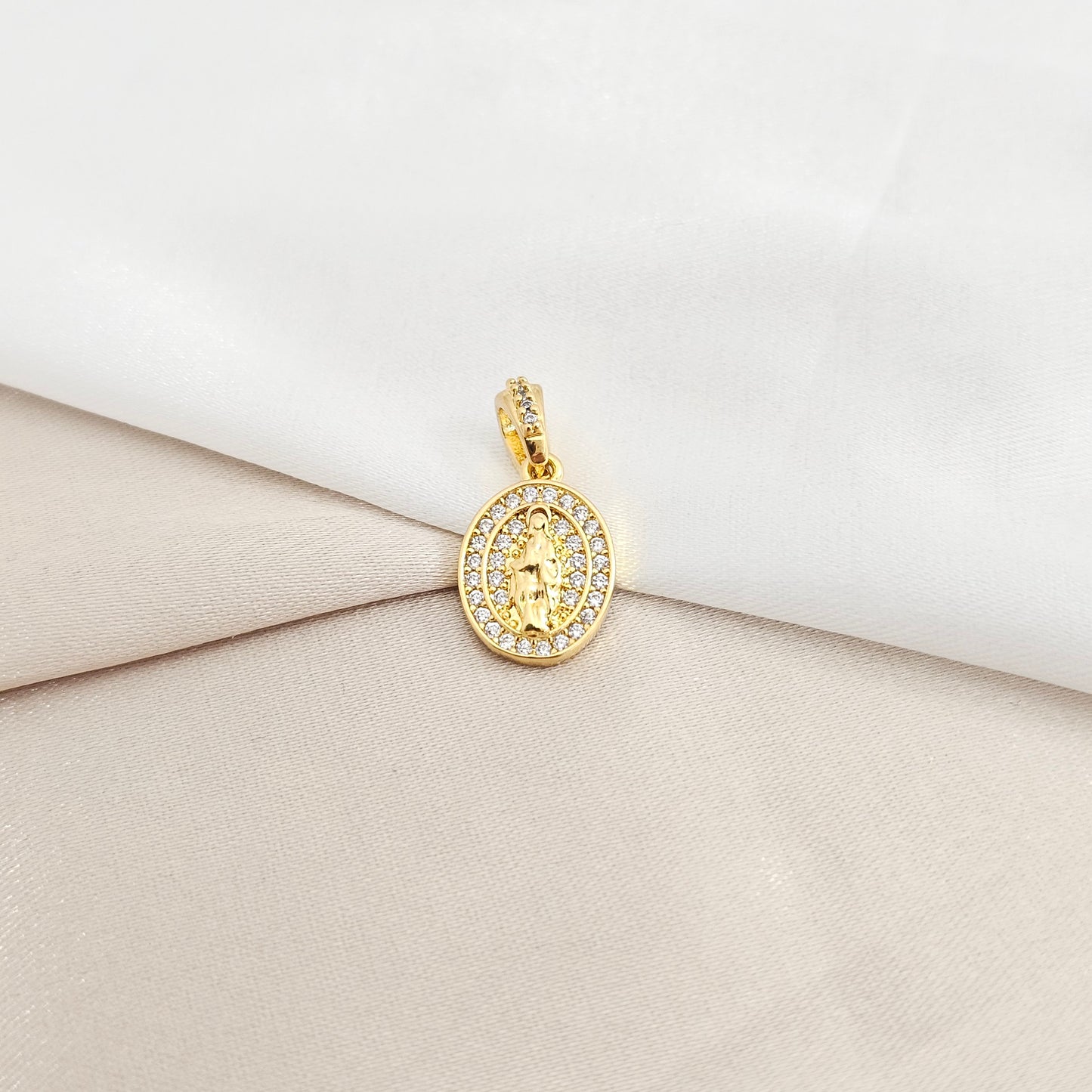 DIJE VIRGEN MARIA MILAGROSA LAM 18K B/23318
