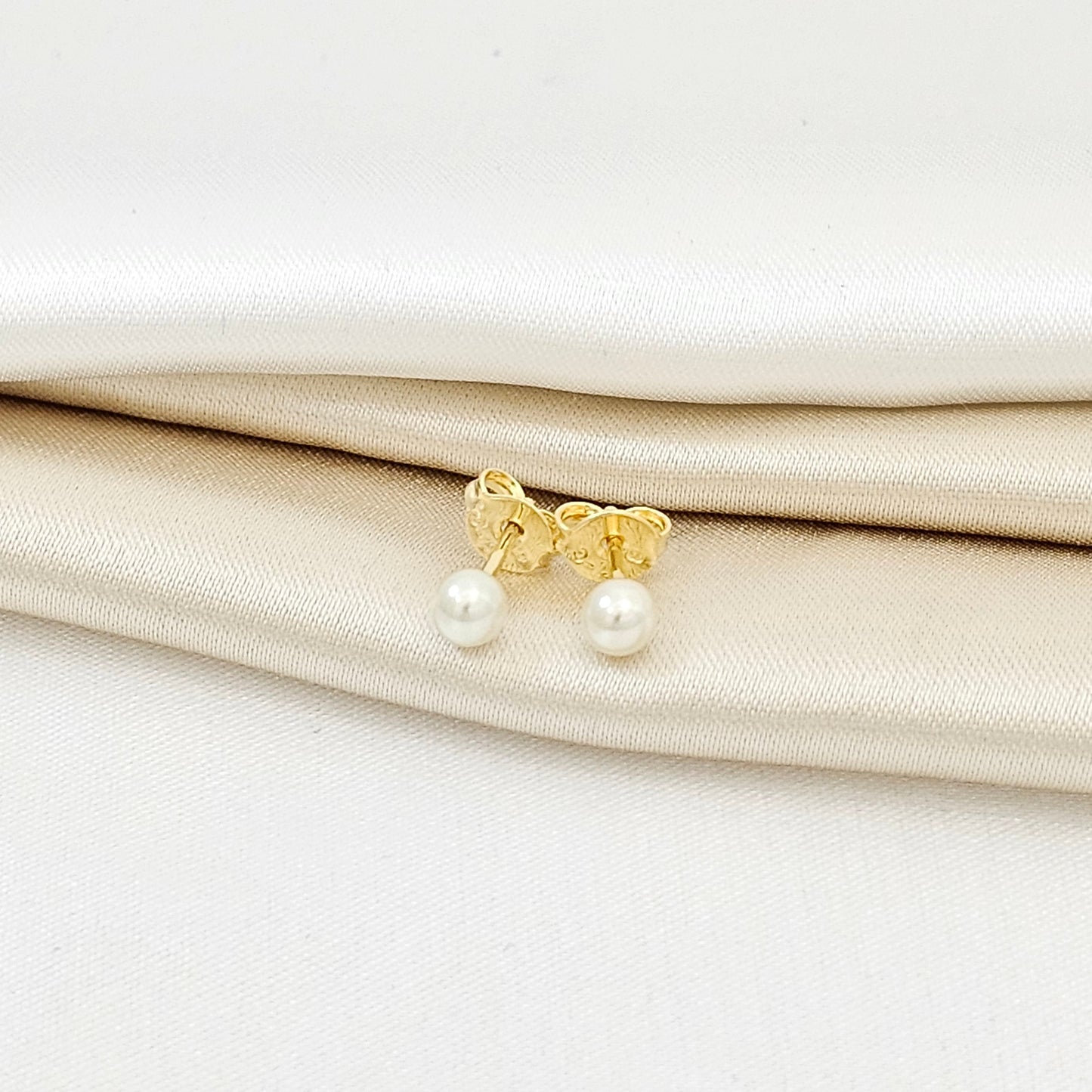 ARETE PERLA 4MM LAM18K-34079
