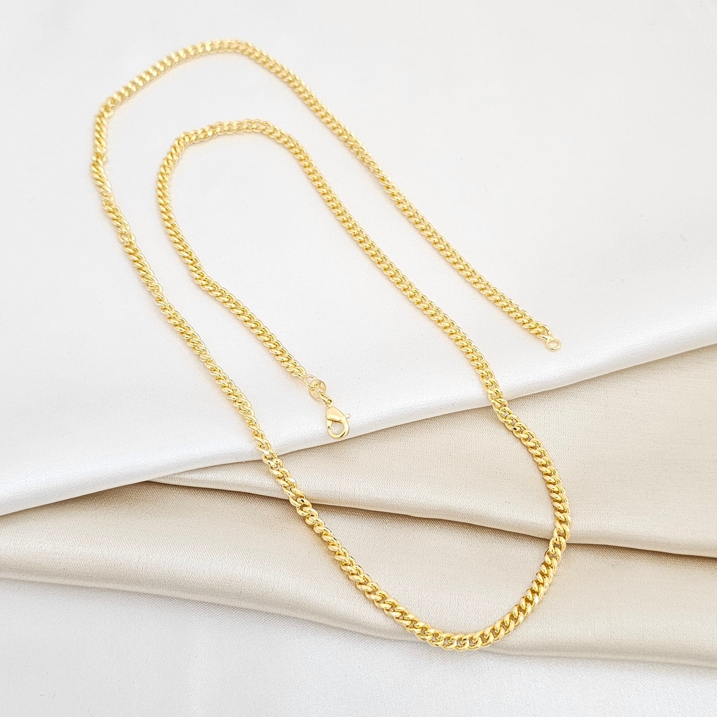 CADENA CUBANA ESLABON U 4 MM 65 CMS LAM 18K RF B/42388