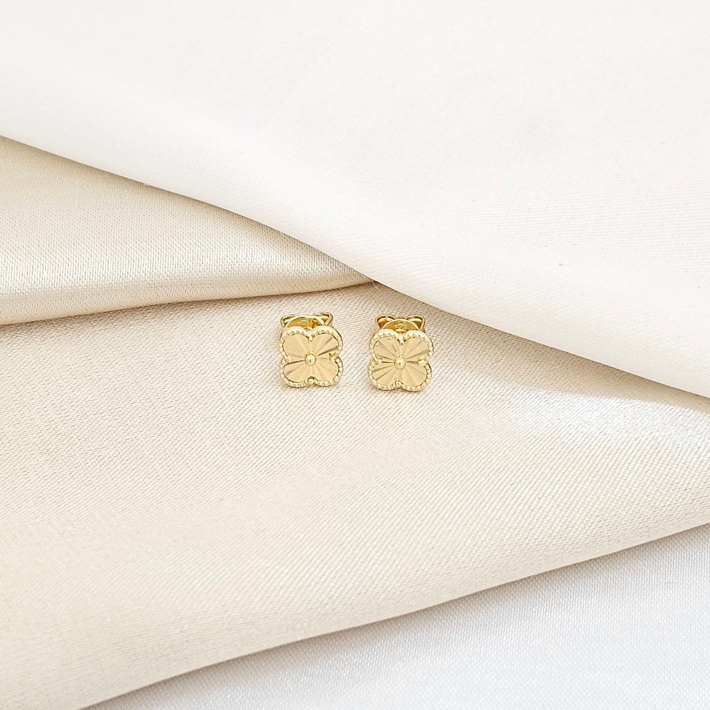 ARETE TOPO CLOVER 0.8 MM LAM 18K B/30011
