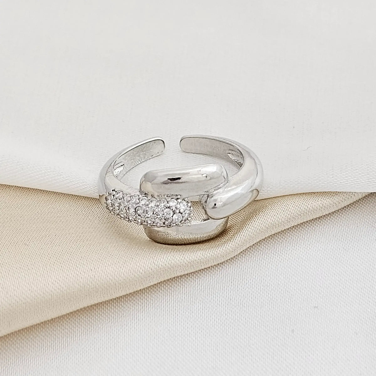 Anillo Circones Plateado Rf K2481