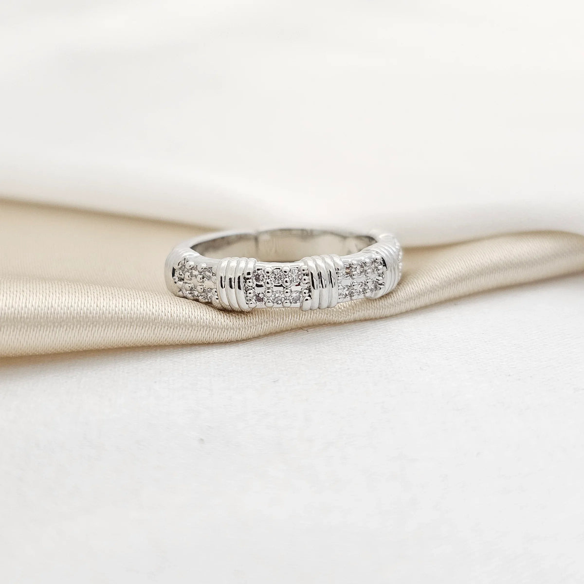 Anillo Circones Y Lineas Lisas Plateado Rf K3712
