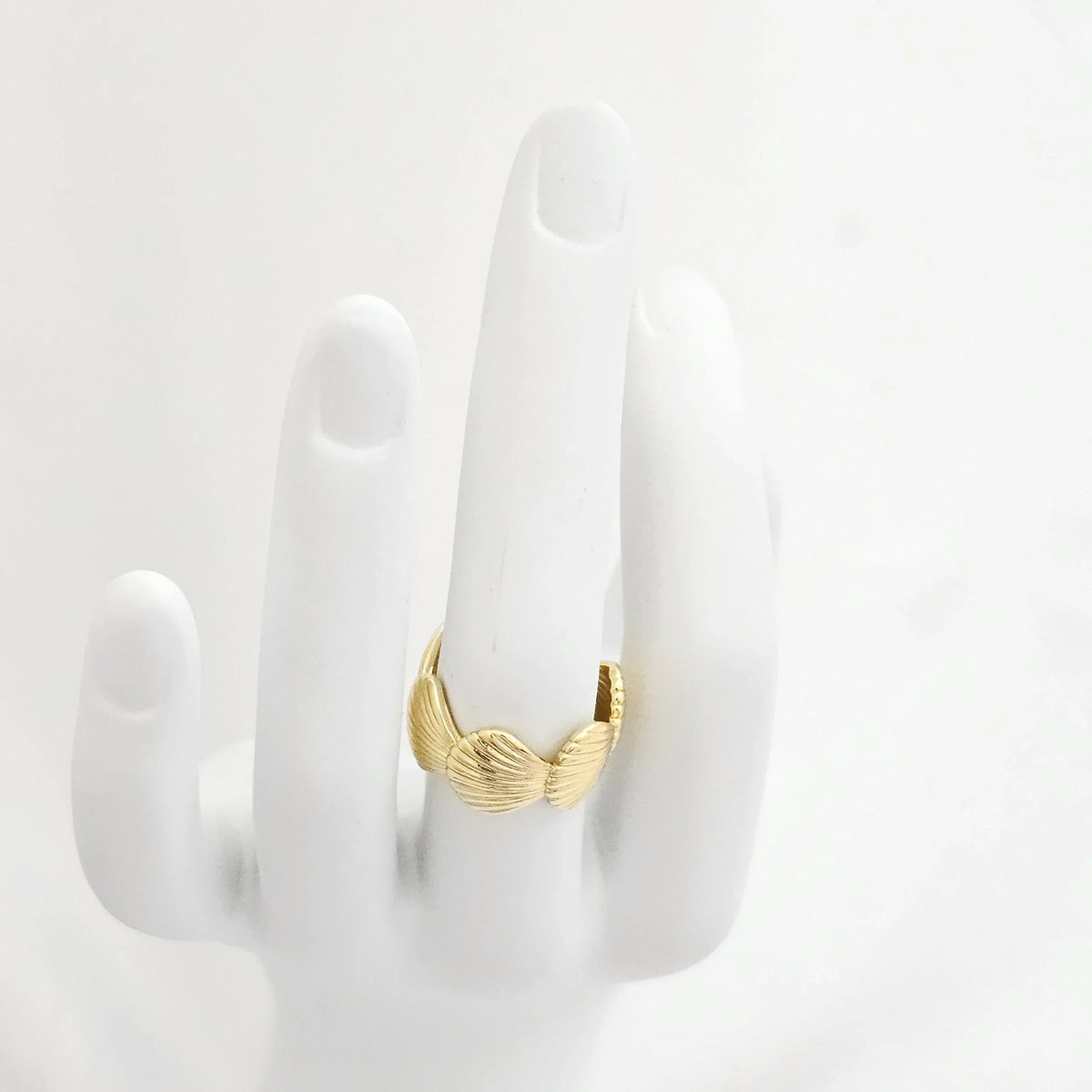 Anillo Conchas Dorado Rf K6532