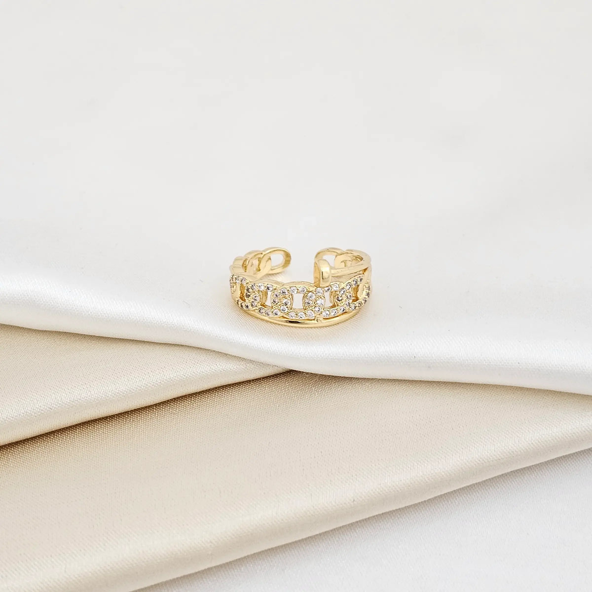 Anillo Cubano Liso Y Con Circones Dorado Rf K6992