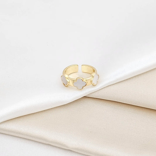 Anillo Dorado Triple Trebol Blanco Rf K6312