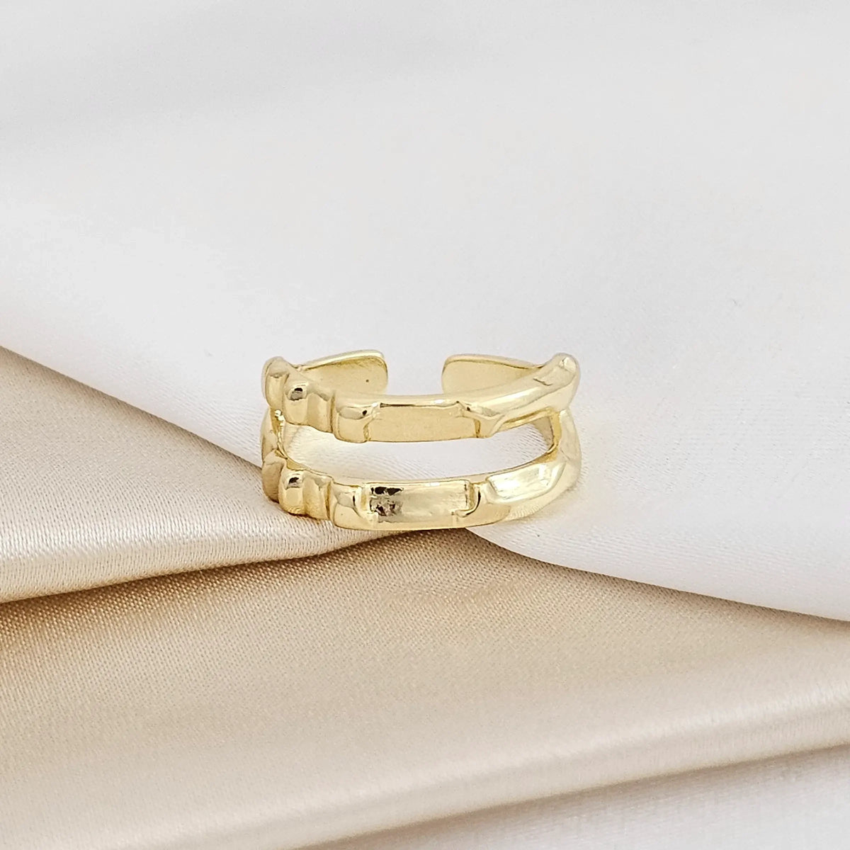 Anillo Dos Lineas Corrugado Dorado Rf K4048