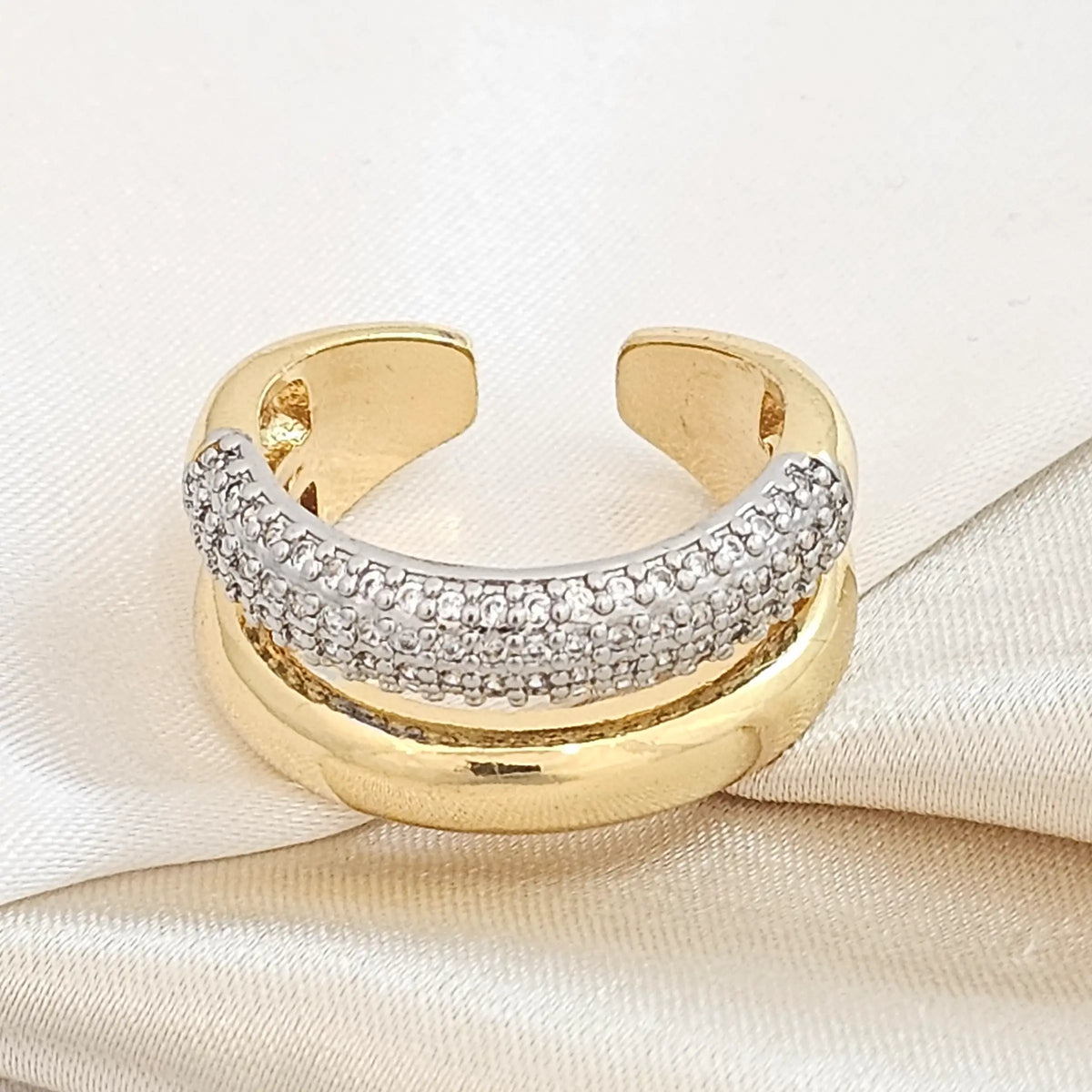 Anillo Dos Lineas Dorado Y Circones Plateado Rf K4675