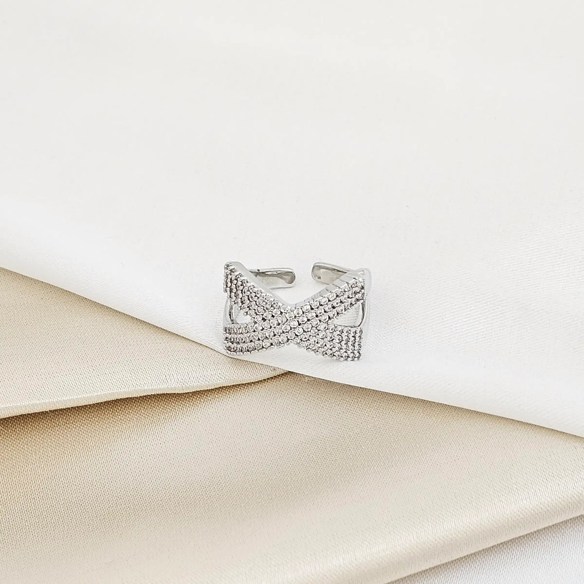 Anillo Elegante X Con Circones Plateado Rf K7510