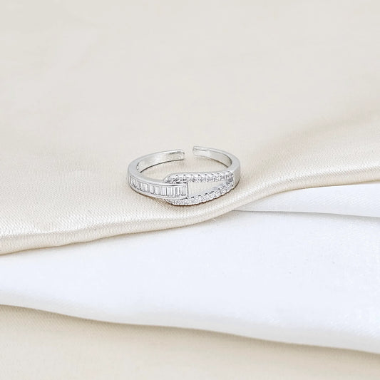 Anillo Enlazado Con Circones Plateado Rf K5815