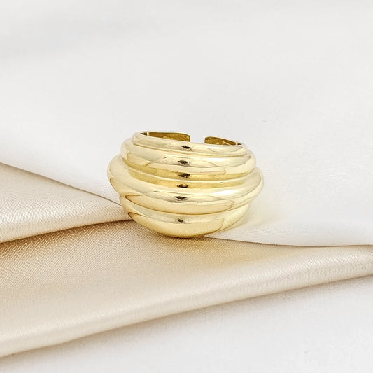 Anillo Grande Dorado Lineas Rf K4057