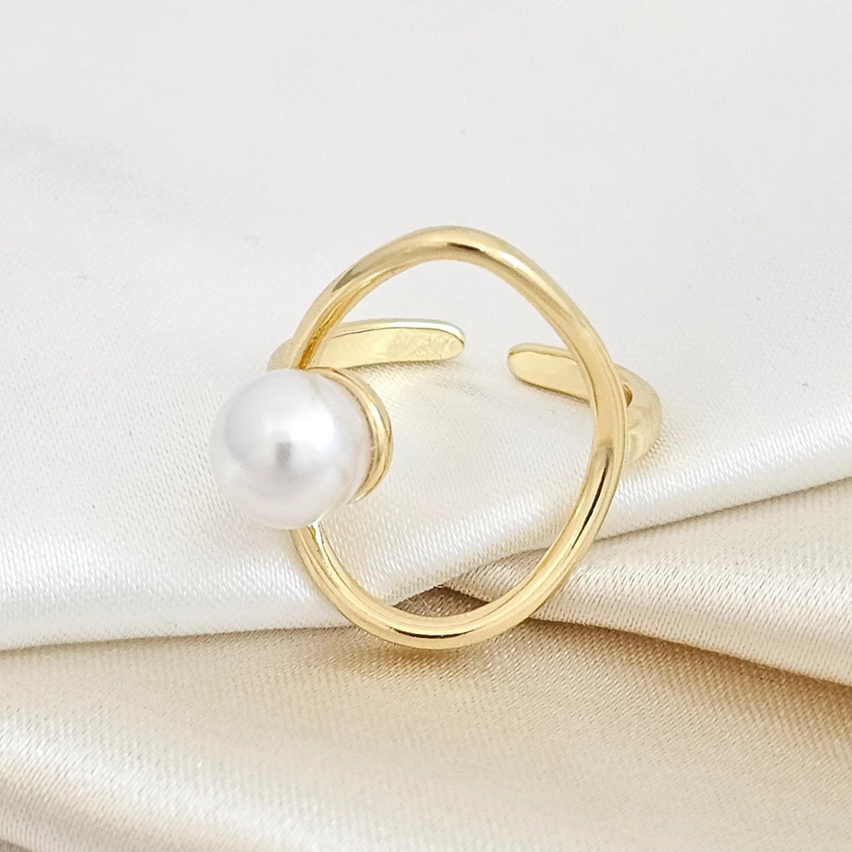 Anillo Liso Ovalado Con Perla Dorado Rf K4950