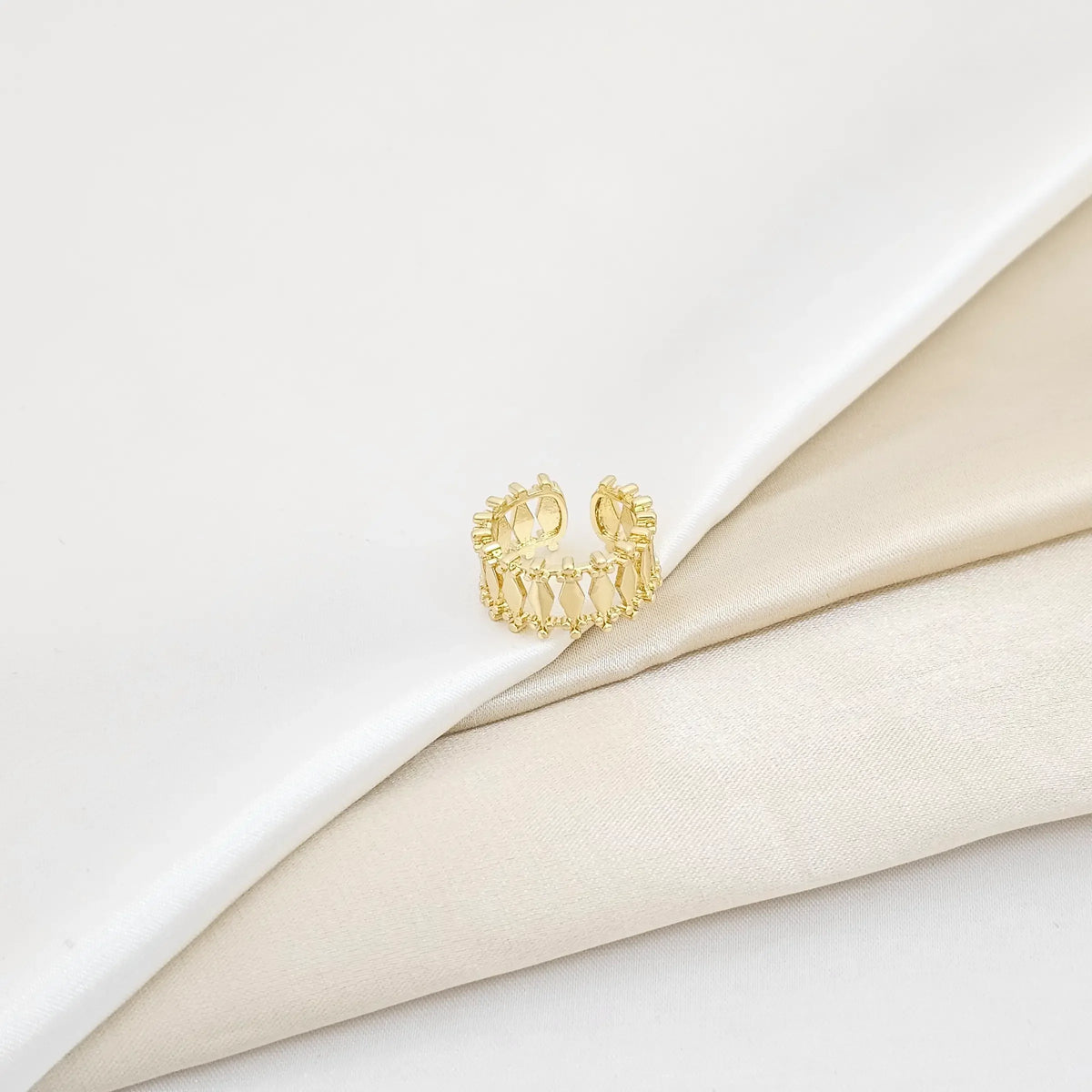 Anillo Liso Rombo Elegante Dorado Rf K5999
