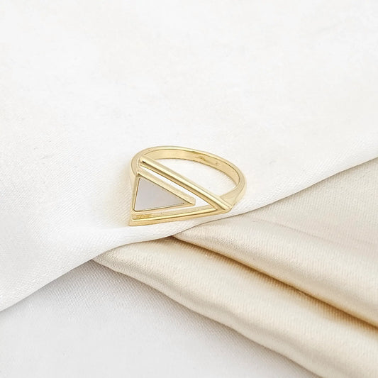 Anillo Piramide Con Nacar Dorado Rf K5267