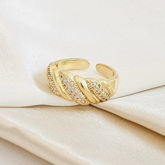 Anillo Rayas Lisas Y Con Circones Dorado Rf K4333
