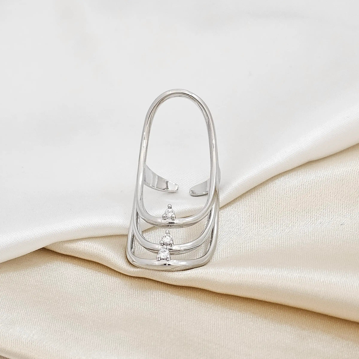 Anillo Tres Lineas Ovaladas Circones Plateado Rf K4154