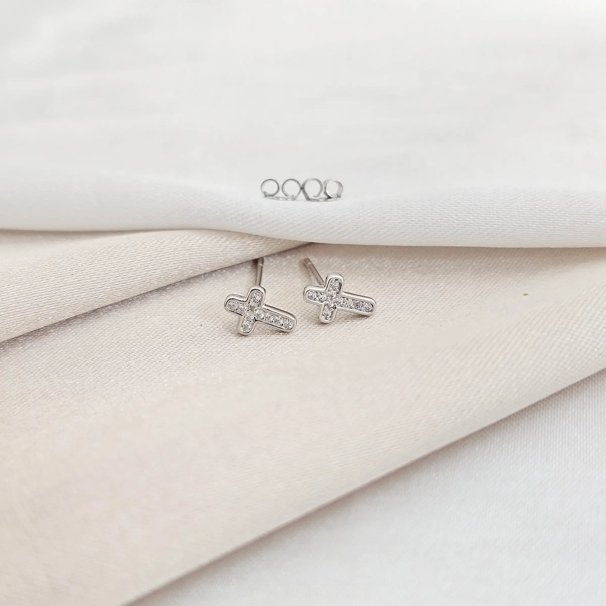 Aretas Topo Cruz Celestial 7.6 Mm Plata B/S/30052/Cont