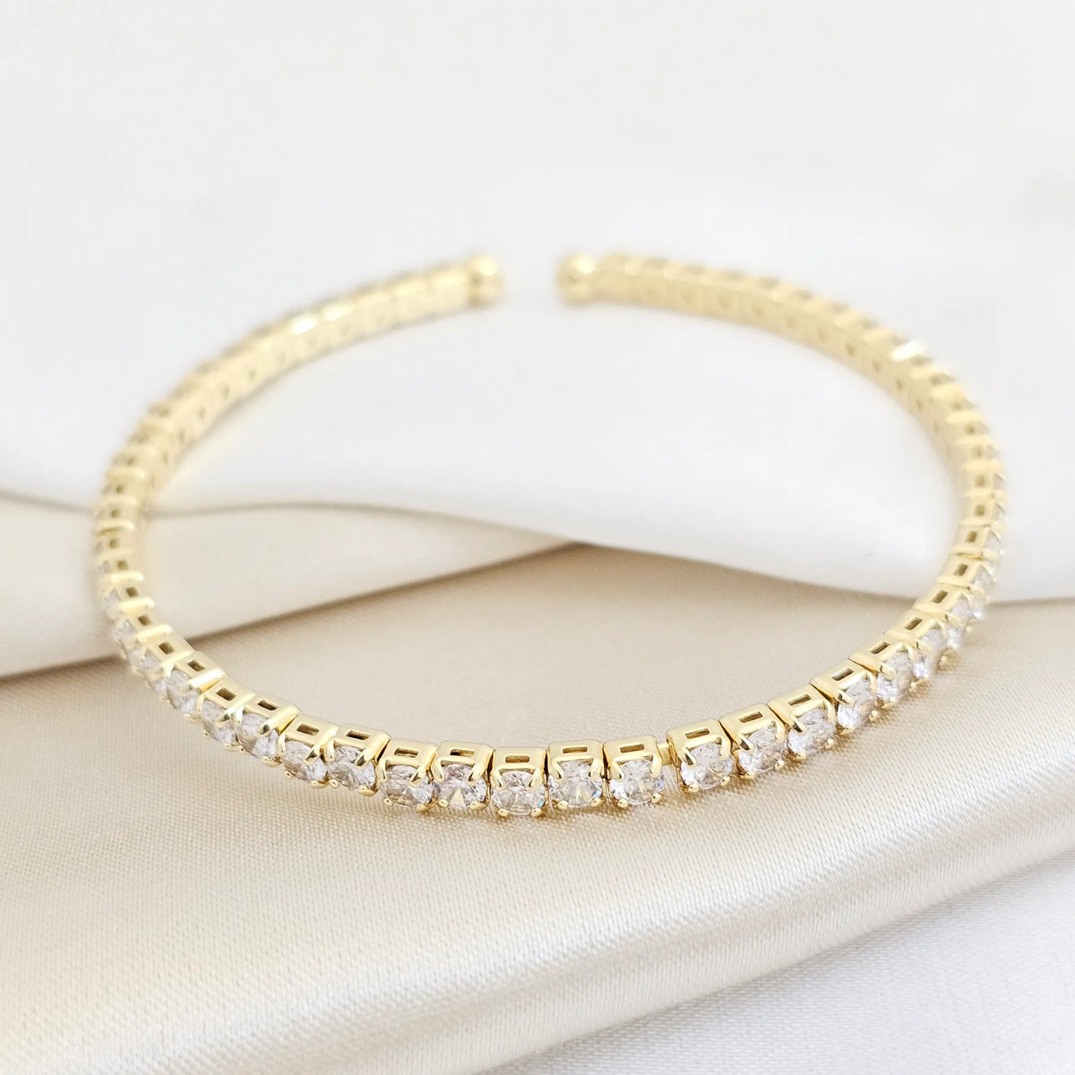 Brazalete Ajustable Dorado Circones Medianos Rf K7704