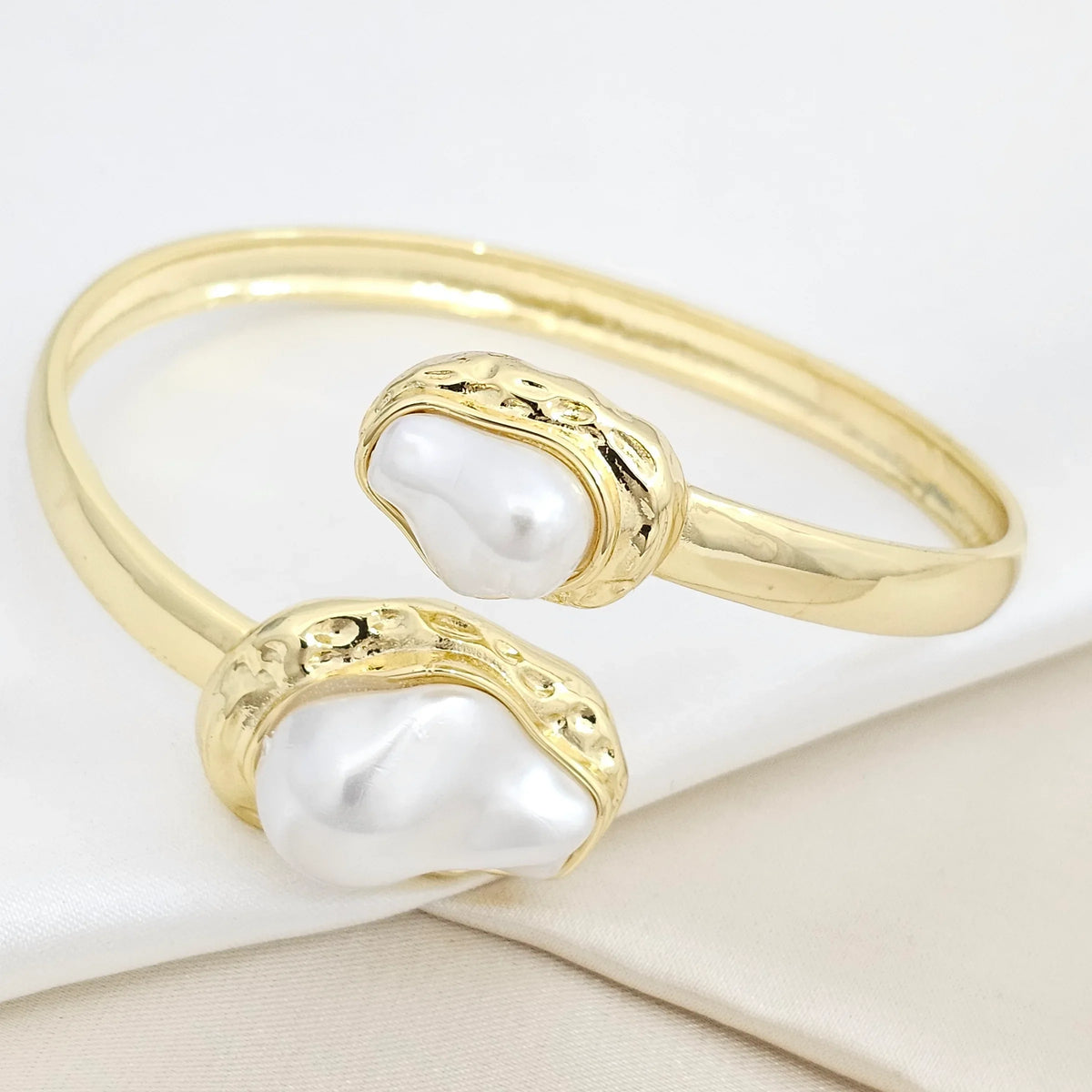 Brazalete Dorado Doble Perla Grande Rf K6597