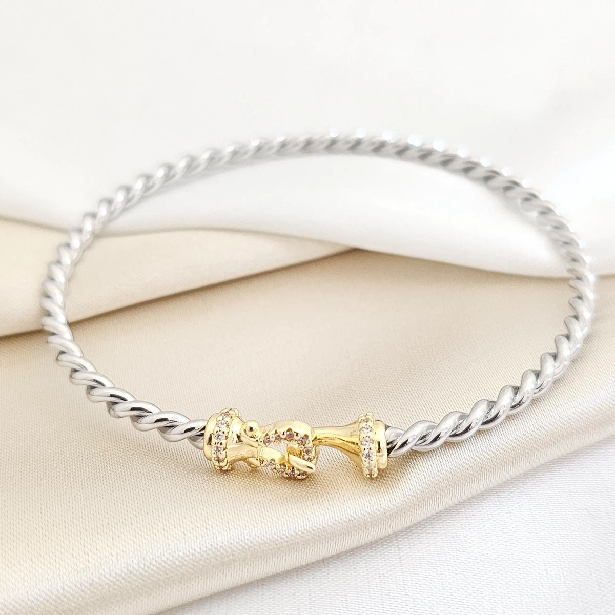 Brazalete Trenza Plateado Con Gancho Dorado Rf K7706