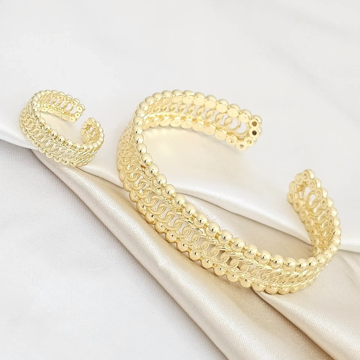 Brazalete Y Anillo Aros Con Balines Dorado Rf K4929
