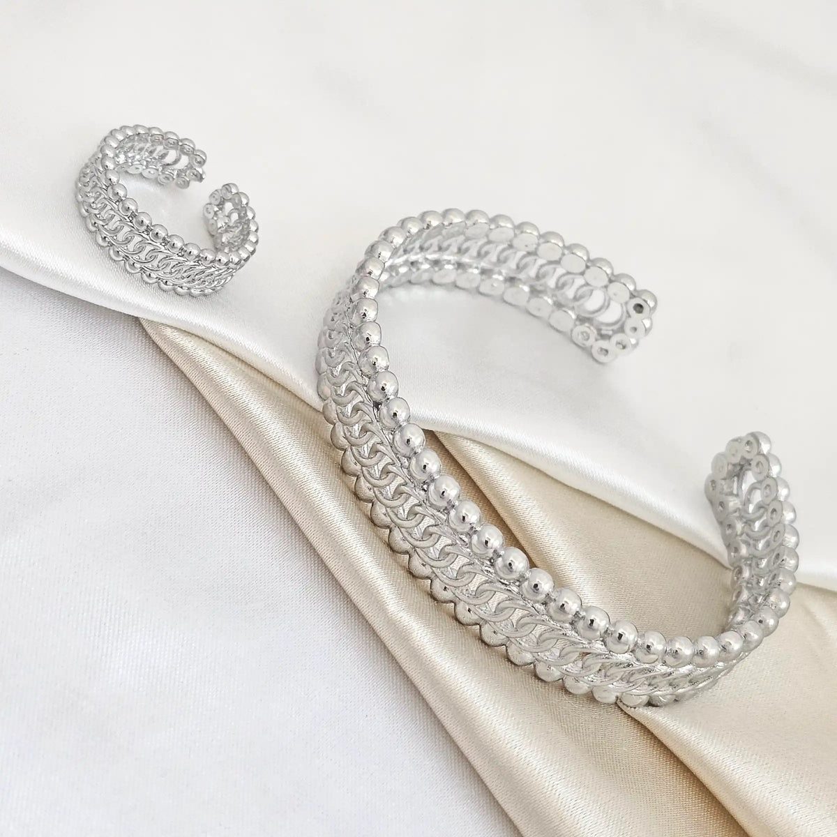 Brazalete Y Anillo Aros Con Balines Plateado Rf K4930