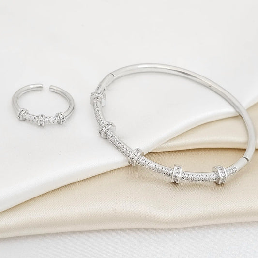 Brazalete Y Anillo Figuras Con Circones Plateado Rf K6855
