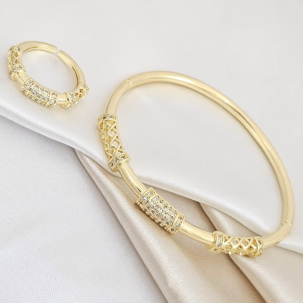 Brazalete Y Anillo Maya Con Circones Dorado Rf K4933