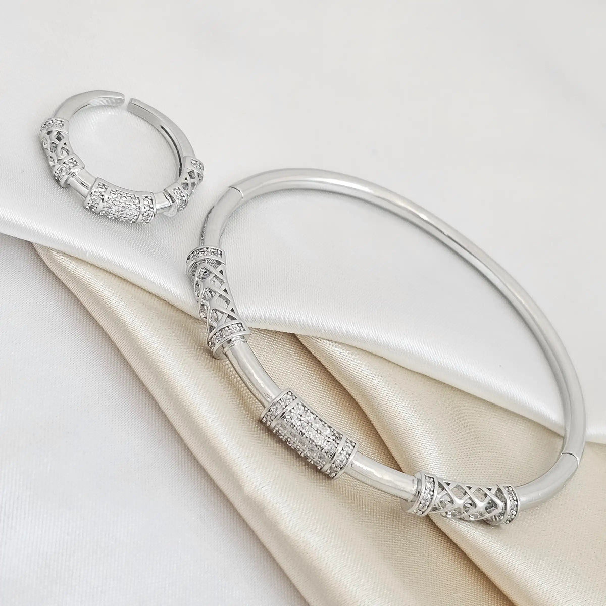 Brazalete Y Anillo Maya Con Circones Plateado Rf K4934