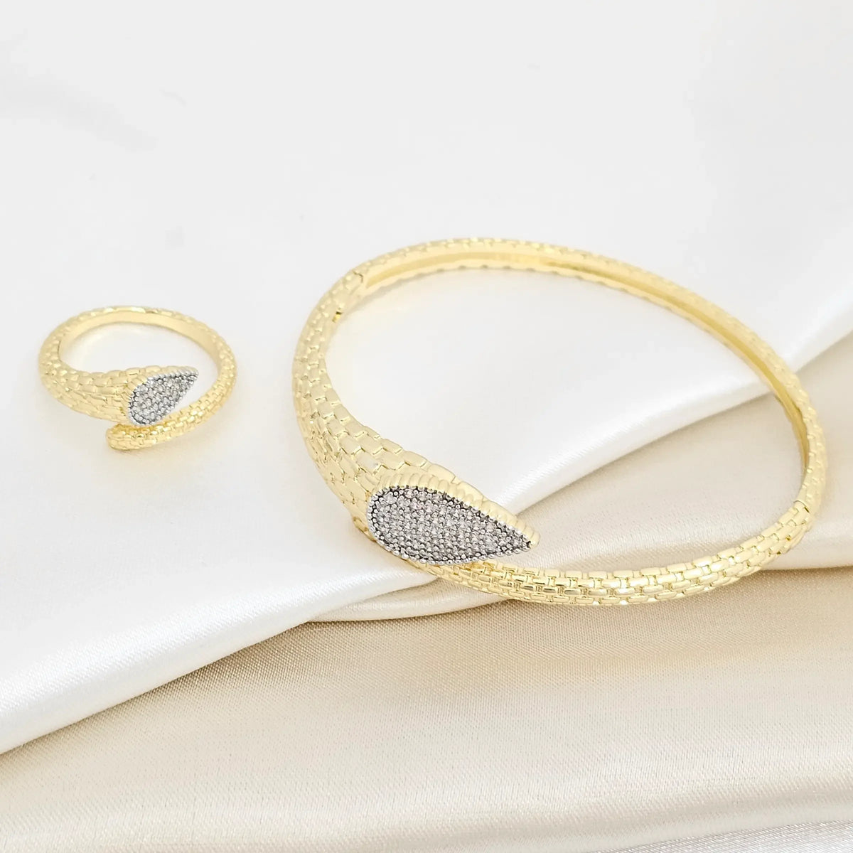 Brazalete Y Anillo Serpiente Dorado Circones Plateado Rf K6859