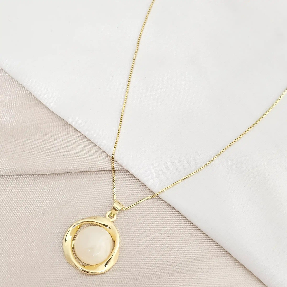 Cadena Veneciana Con Dije Perla De Nacar Blanca Rf K8075