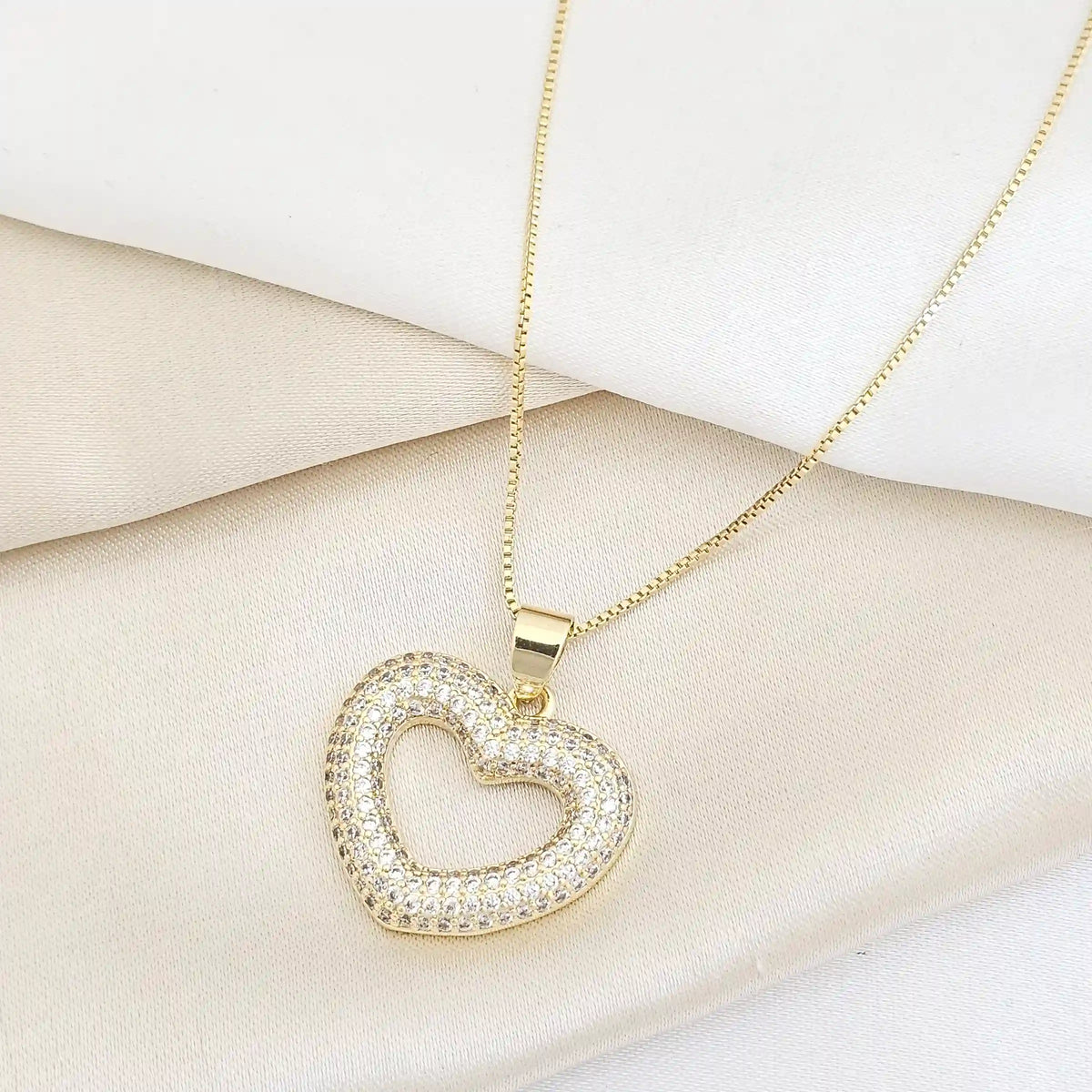 Cadena Veneciana Punta Aguja Dije Corazon Grande Rf K7724