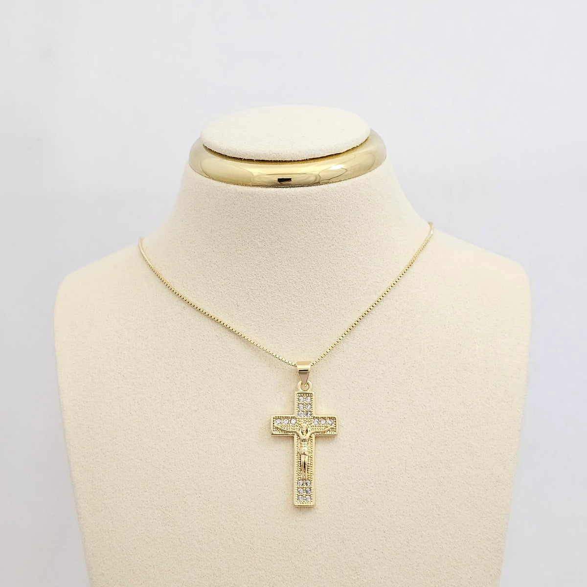 Cadena Veneciana Punta Aguja Dije Cristo Dorado Rf K6969