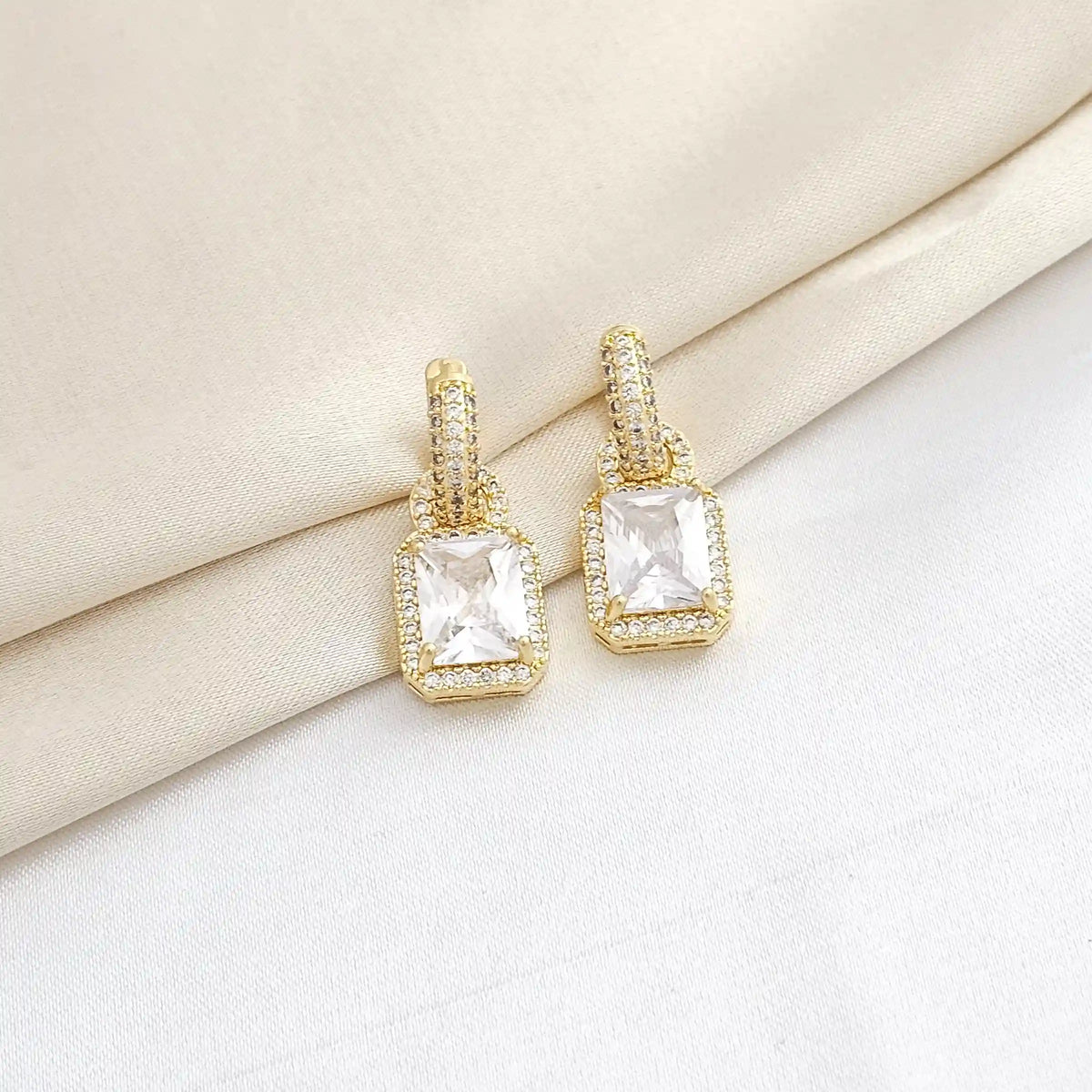 Candonga Circon Cristal Cuadrado Dorado Rf K8342