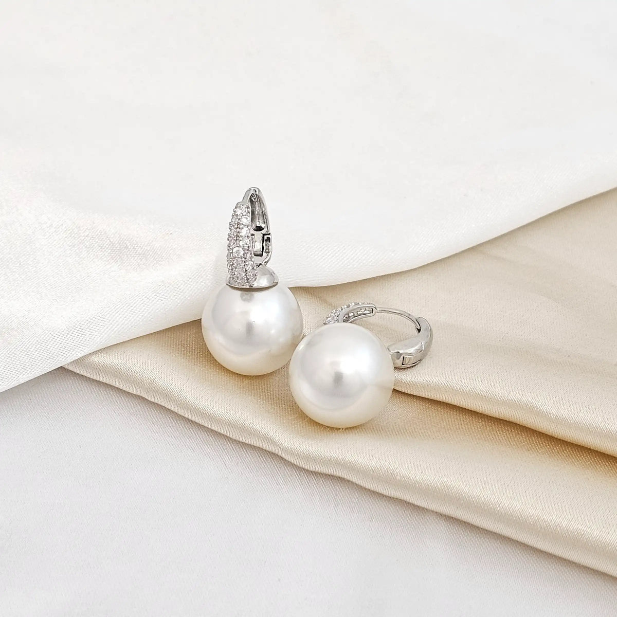 Candonga Circones Con Perla Grande Plateado Rf K5174