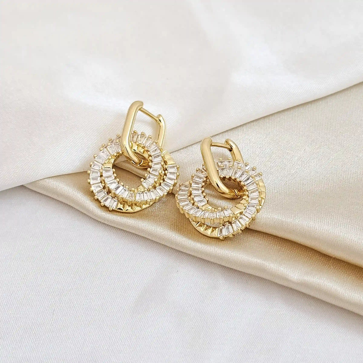 Candonga Doble Aros Cruzados Con Circones Dorado Rf K4846