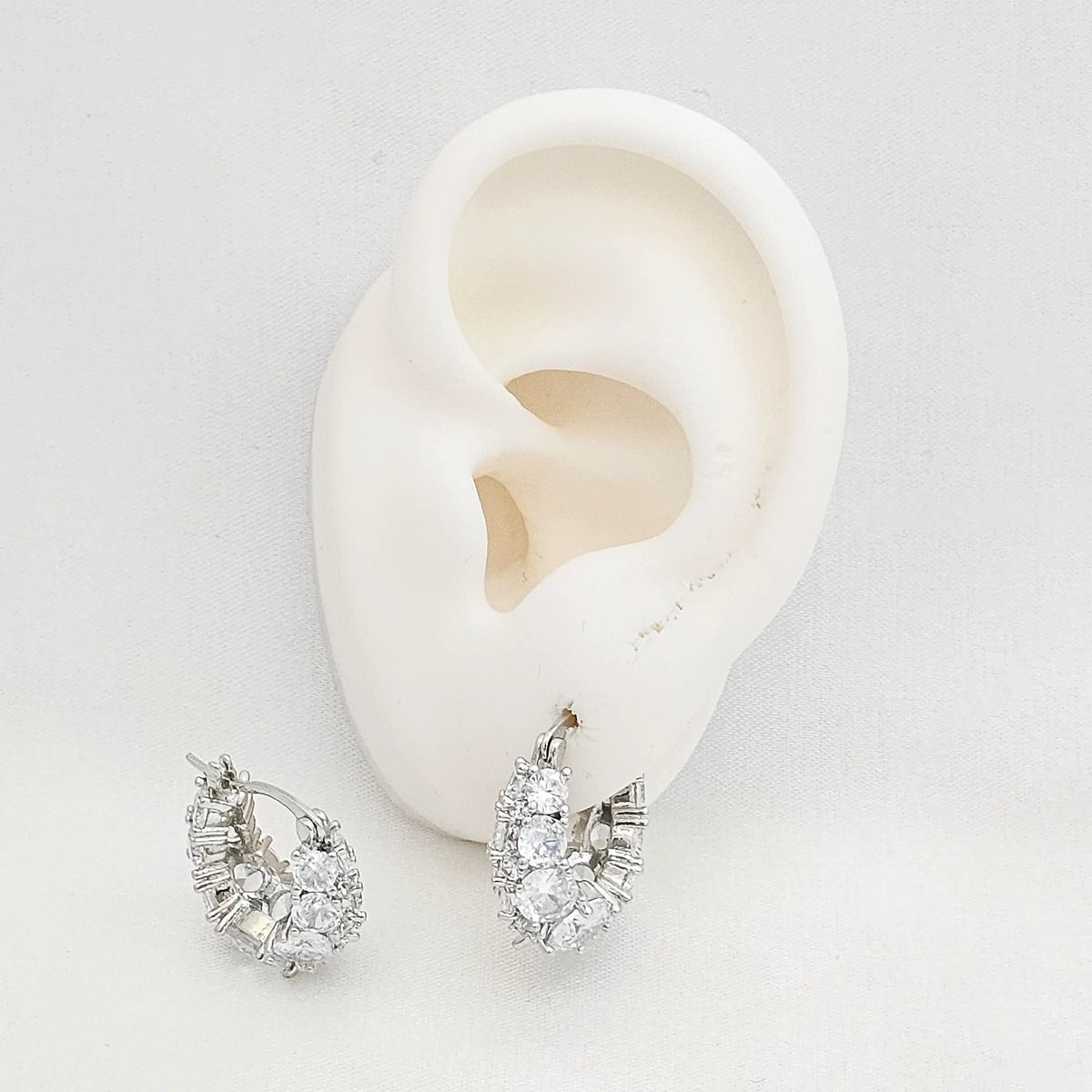 Candonga Elegante Circones Redondos Plateado Rf K7358