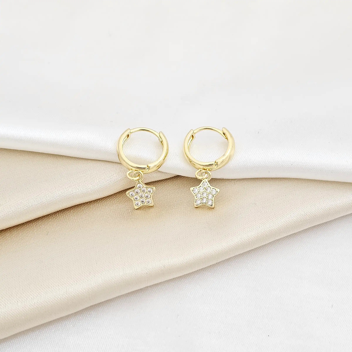 Candonga Pequeña Dije Mini Estrella Circones Dorado Rf K7026