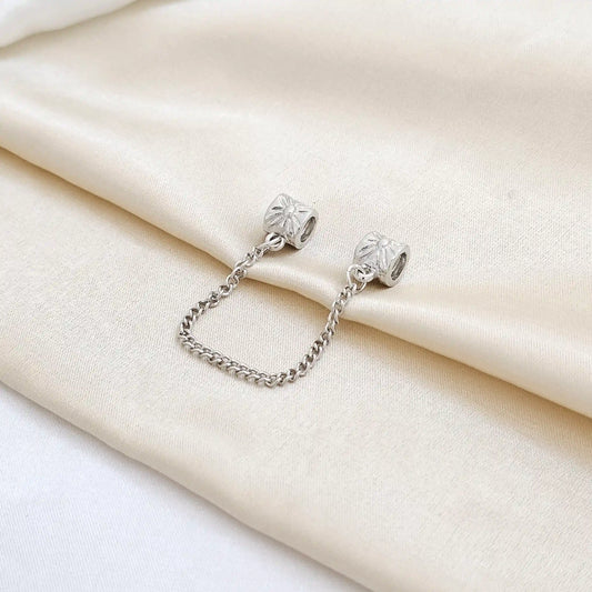 Charm Doble Barril Con Flor Plateado Rf K4124